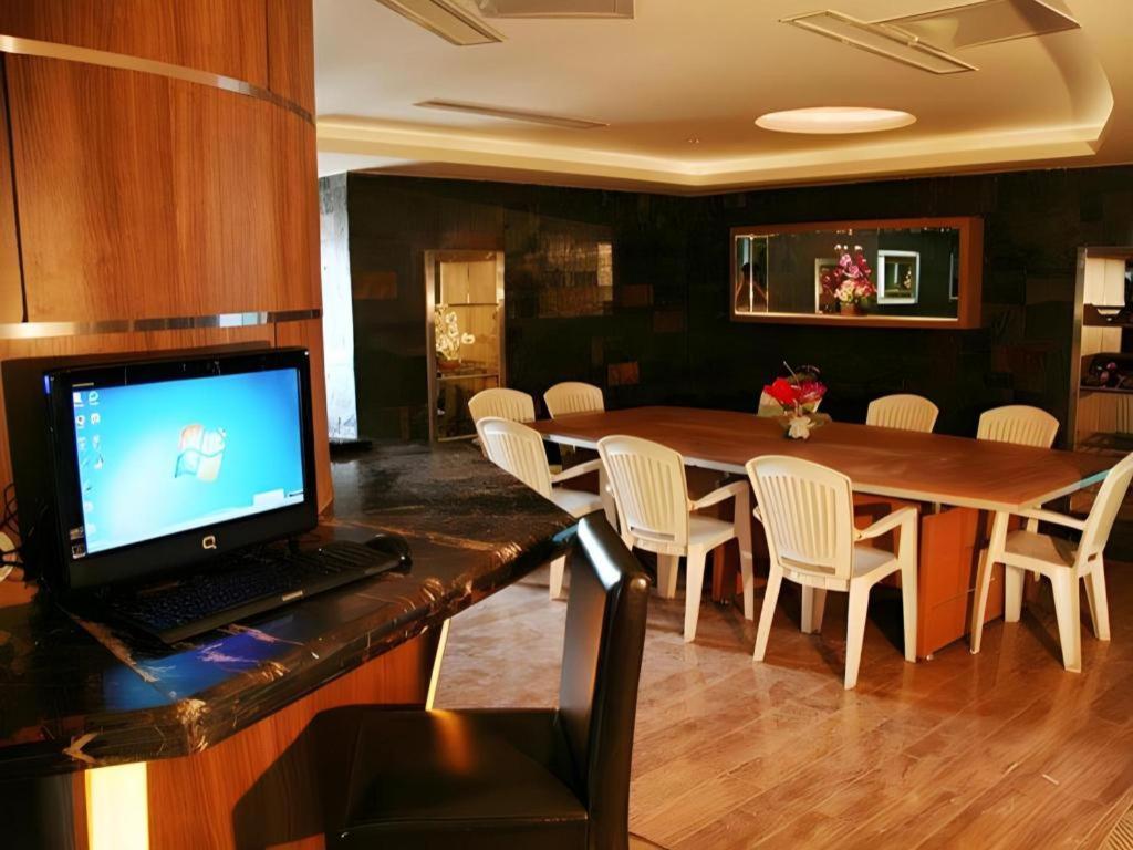 Jinan Yuquan Simpson Hotel Buitenkant foto